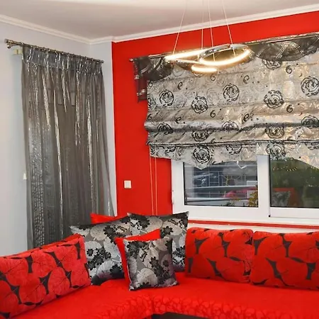 The Red House δίπλα στον μύλο των ξωτικών Apartamento *